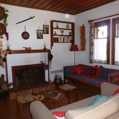 La Petite Maison Dans La Foret